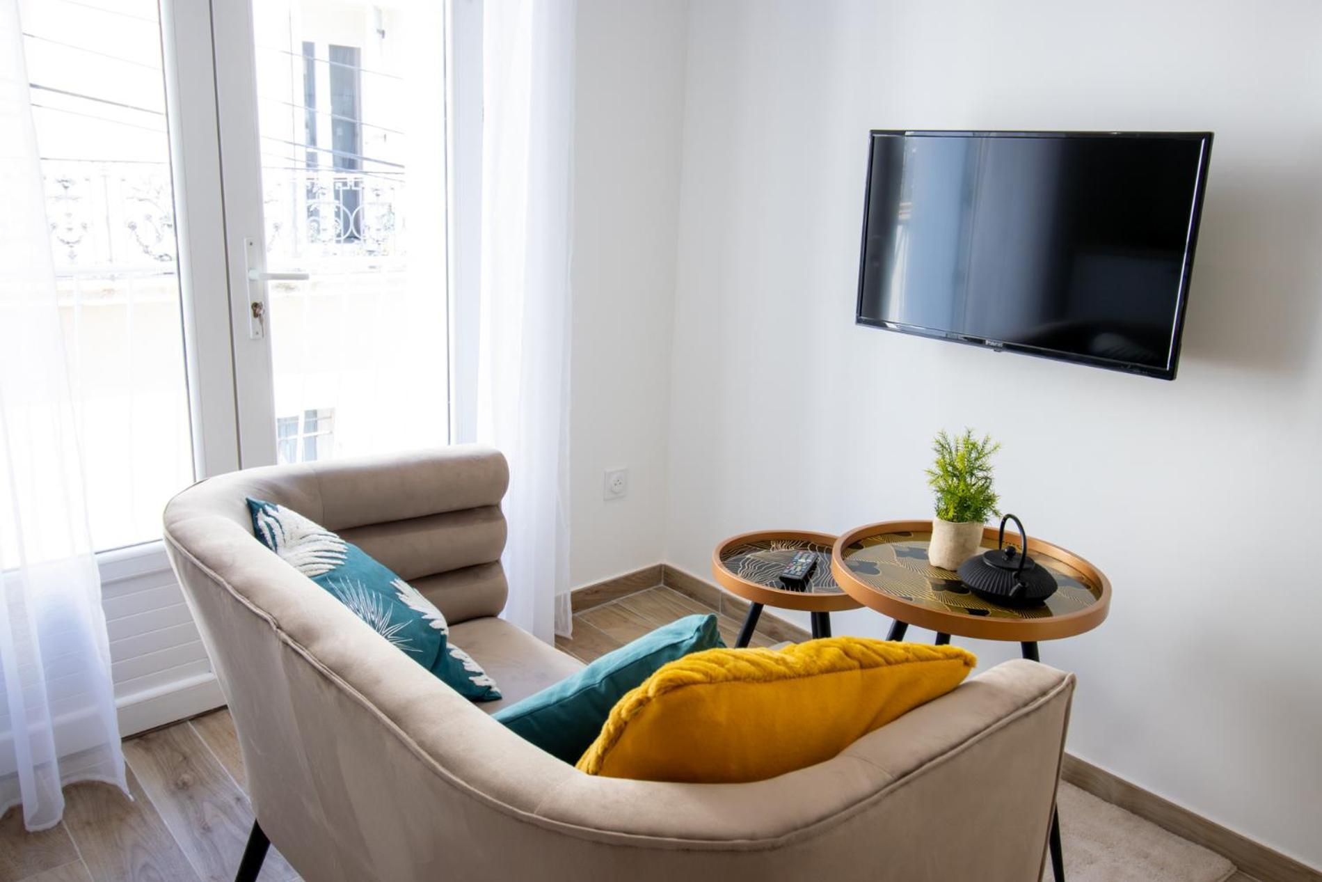 شقة Charmant Studio Climatise 'Alma 1' - Beziers Centre - Wifi Fibre - Netflix المظهر الخارجي الصورة